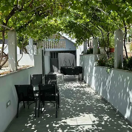 Dubrovnik - Ivanica: “Sunnyhills Apartments” With Pool Exterior photo