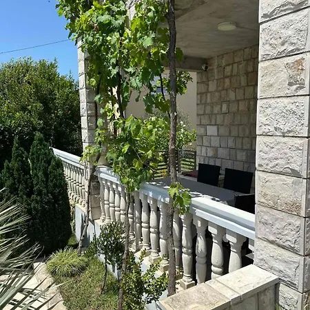 Dubrovnik - Ivanica: “Sunnyhills Apartments” With Pool Exterior photo