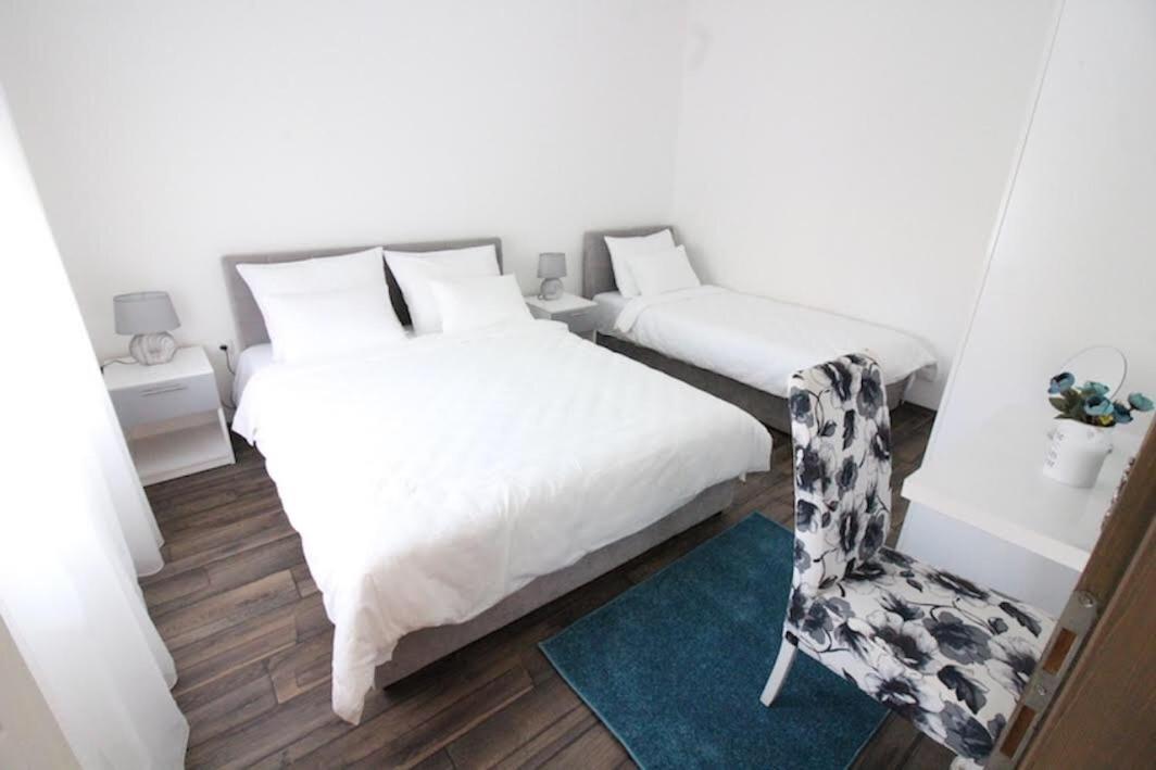 Apartment Dubrovnik - Ivanica: “sunnyhills Apartments” With Pool *