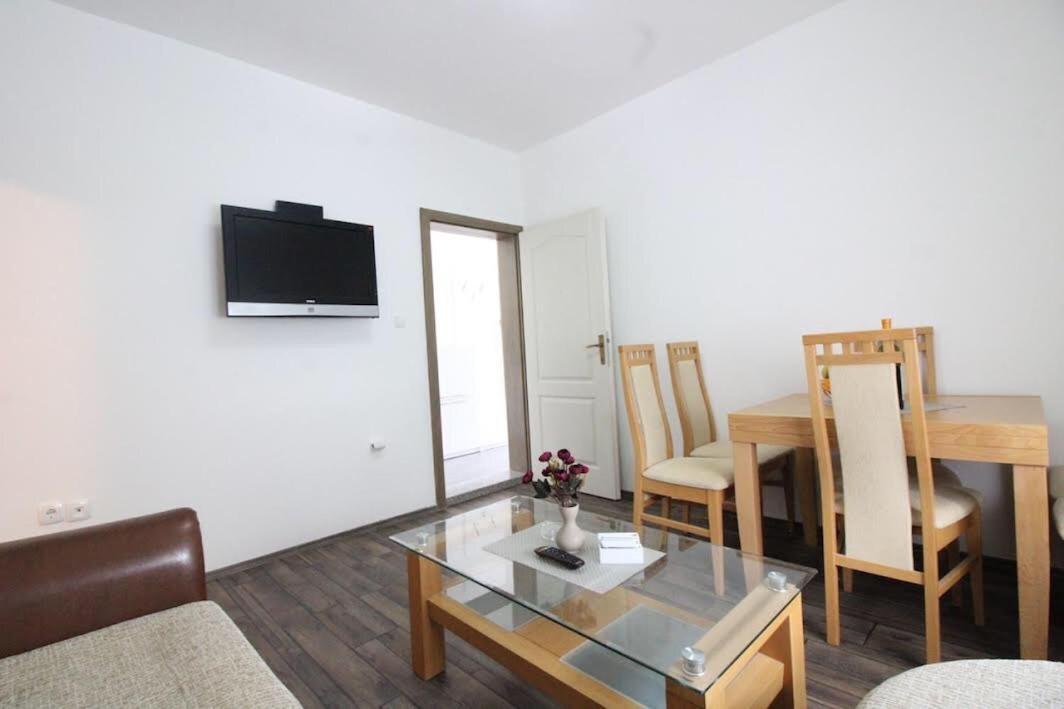 Dubrovnik - Ivanica: “sunnyhills Apartments” With Pool Ivanica
