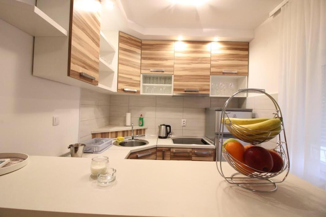 Dubrovnik - Ivanica: “sunnyhills Apartments” With Pool Ivanica