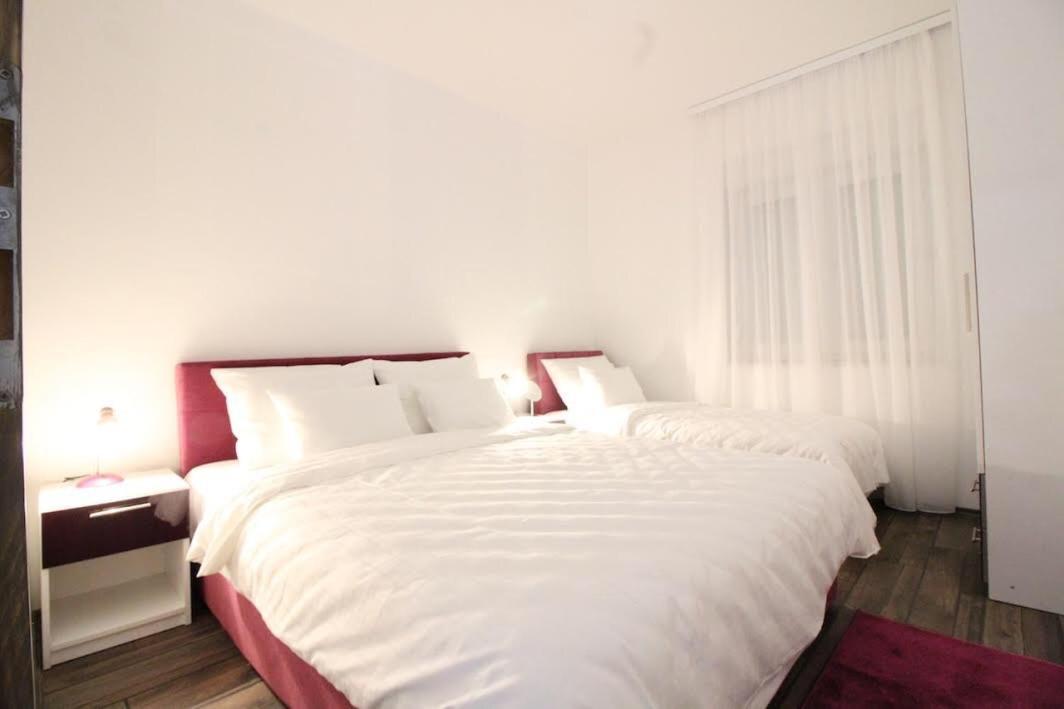 Dubrovnik - Ivanica: “sunnyhills Apartments” With Pool Ivanica