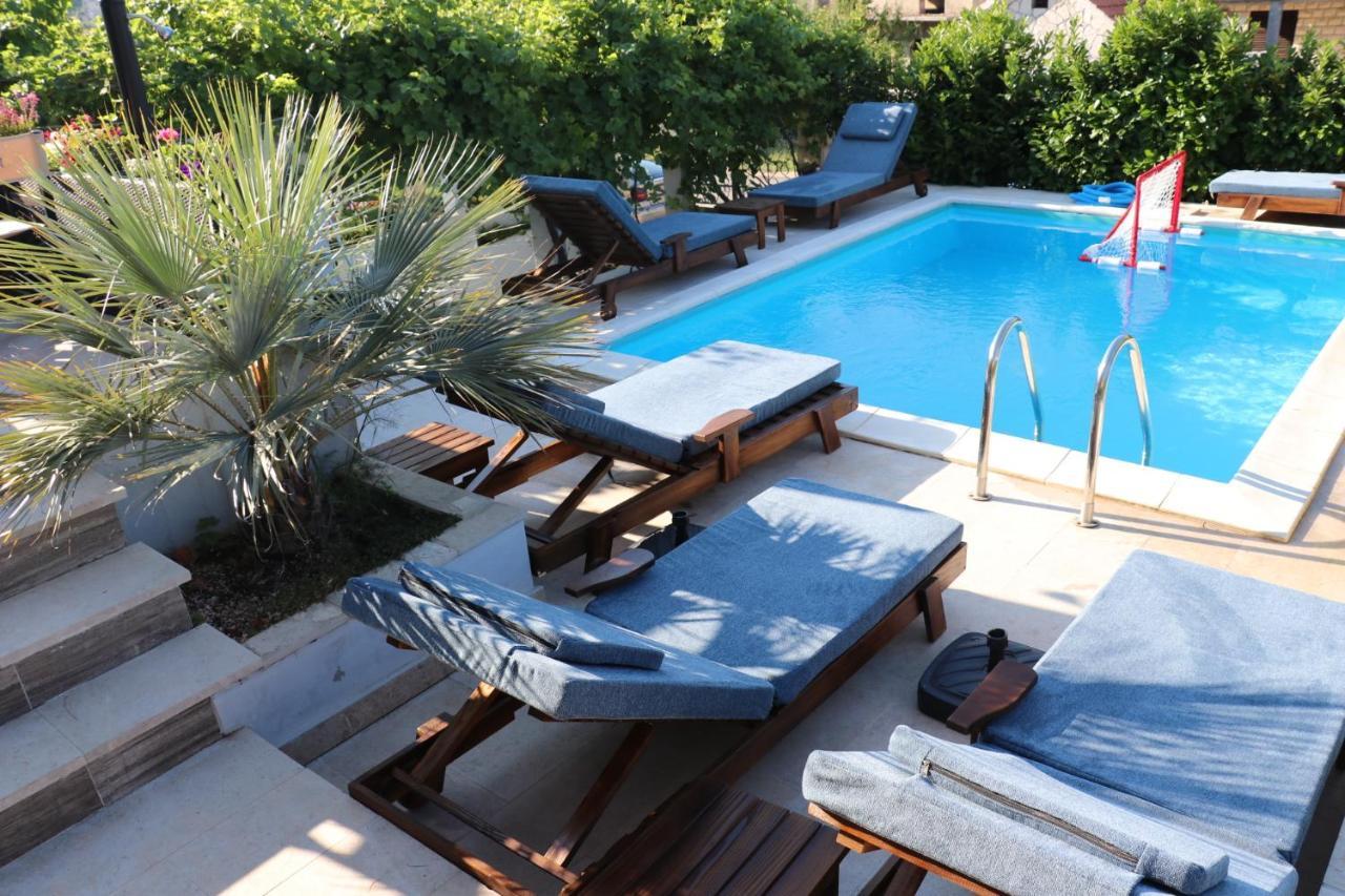 Dubrovnik - Ivanica: “sunnyhills Apartments” With Pool Ivanica