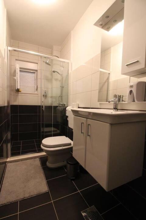 Apartment Dubrovnik - Ivanica: “sunnyhills Apartments” With Pool