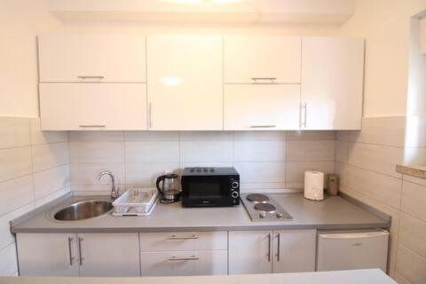 Dubrovnik - Ivanica: “sunnyhills Apartments” With Pool Apartment *