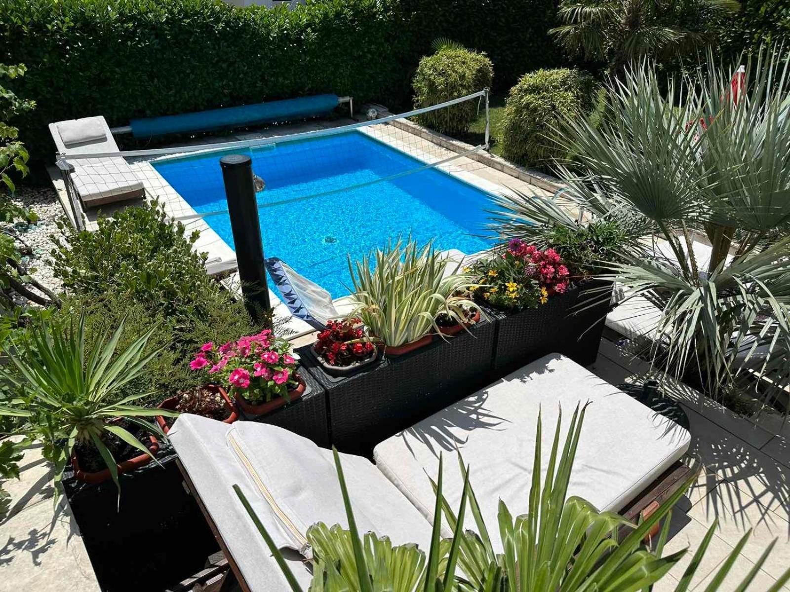 Dubrovnik - Ivanica: “sunnyhills Apartments” With Pool * Ivanica