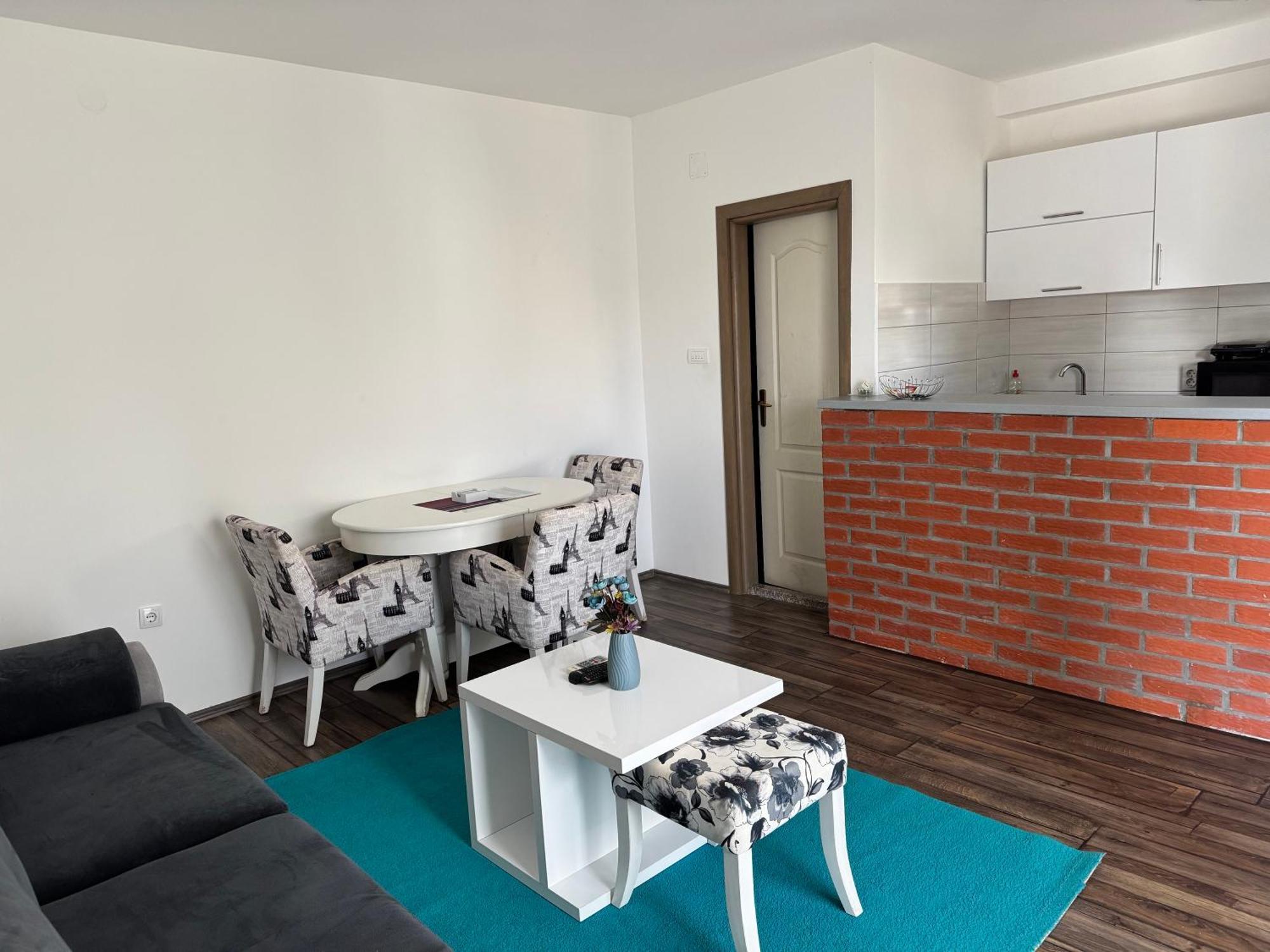 Dubrovnik - Ivanica: “sunnyhills Apartments” With Pool Ivanica
