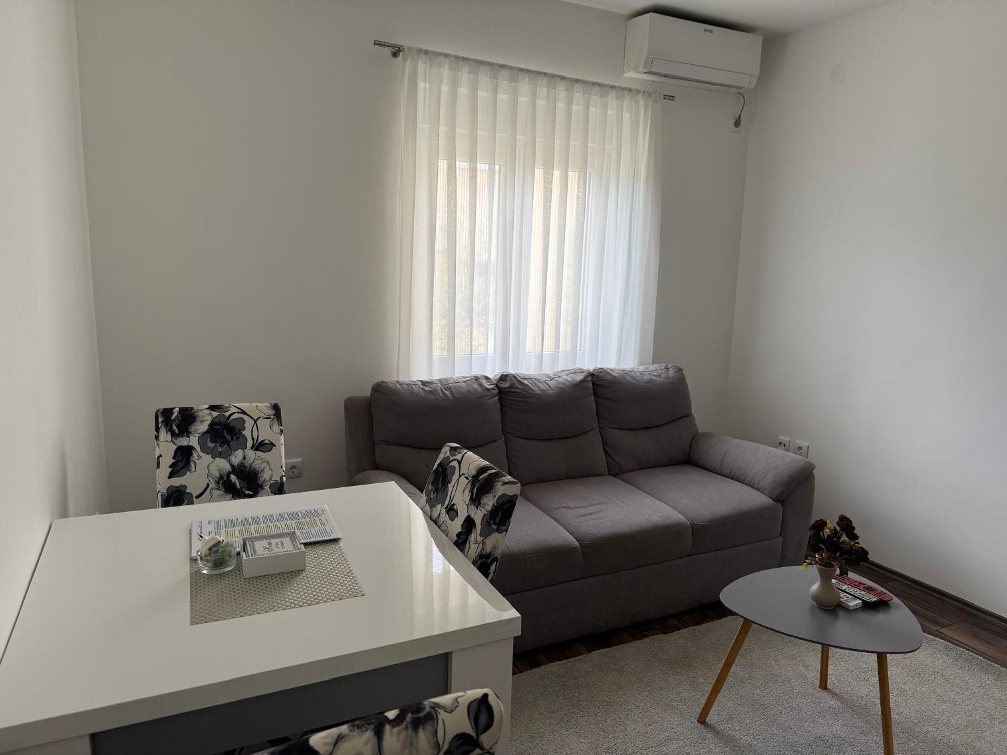 Apartment Dubrovnik - Ivanica: “sunnyhills Apartments” With Pool Ivanica
